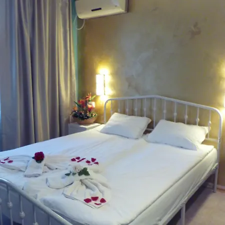 Aparthotel Rose Village 2*