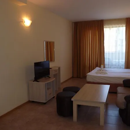 Aparthotel Rose Village 2*