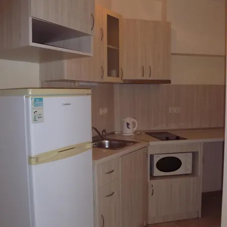 Aparthotel Rose Village 2*