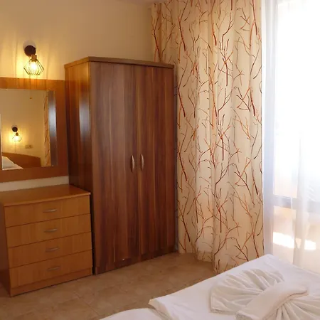 Aparthotel Rose Village