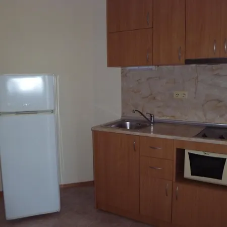 Rose Village Aparthotel 2*
